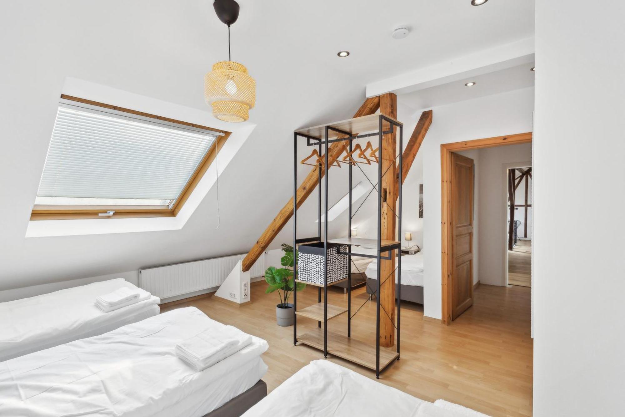 Apartment Stylish & Relaxing Penthouse ~ Workspace ~ Parking *