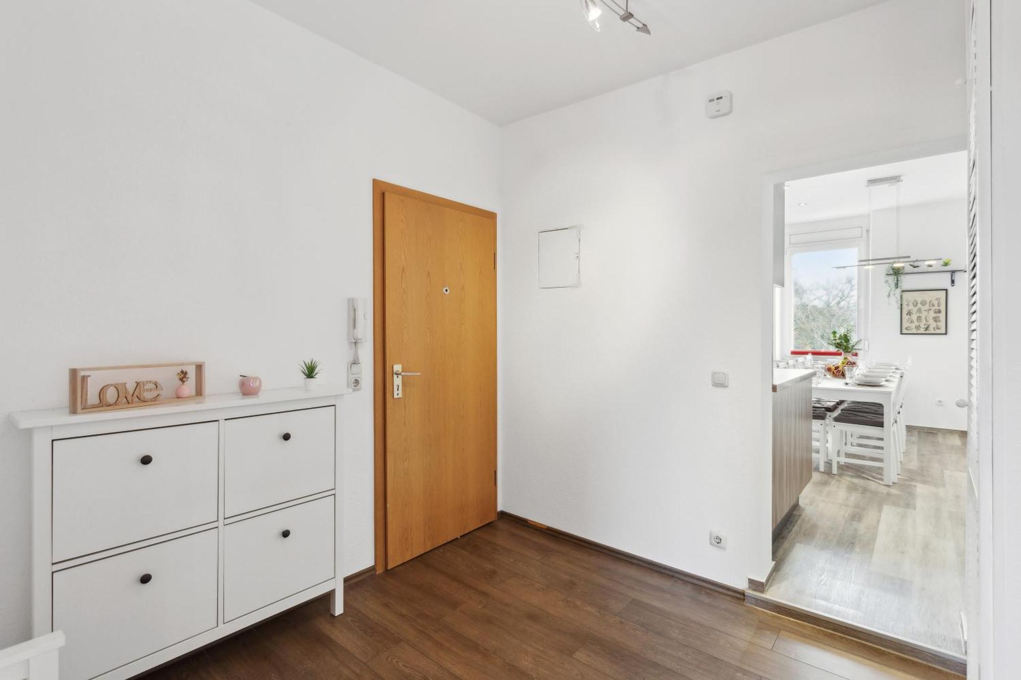 Stylish & Relaxing Penthouse ~ Workspace ~ Parking