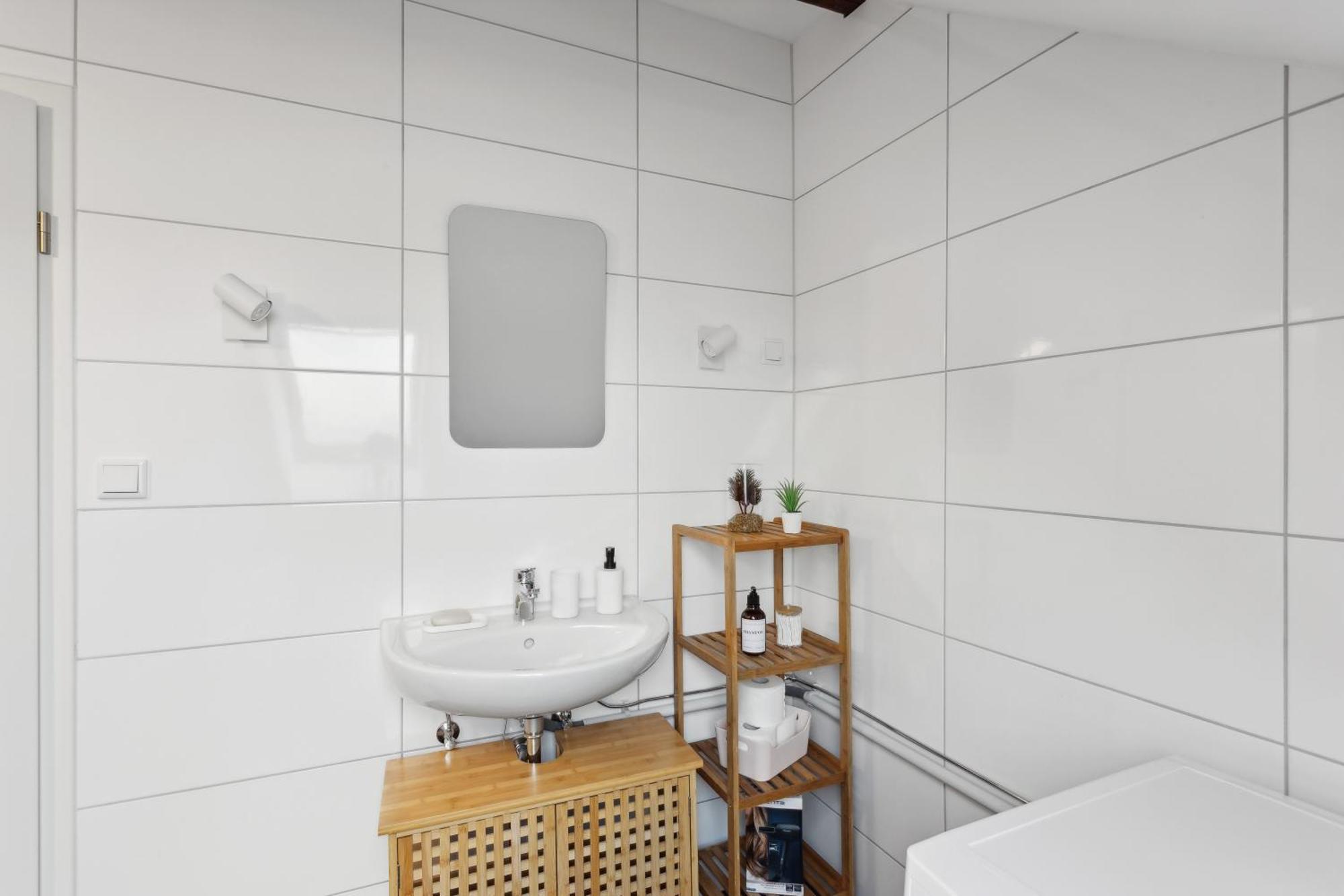 Stylish & Relaxing Penthouse ~ Workspace ~ Parking