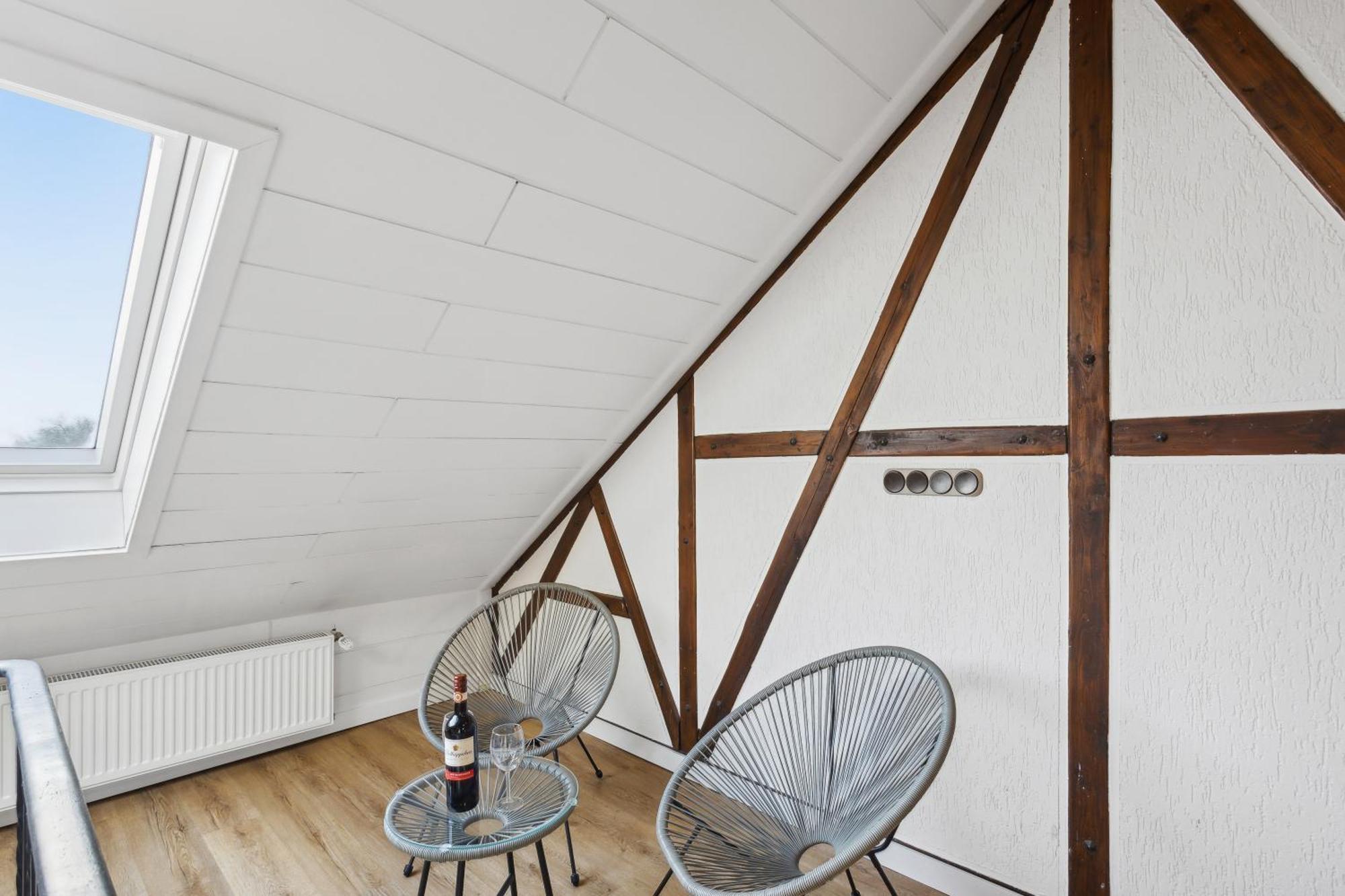 Stylish & Relaxing Penthouse ~ Workspace ~ Parking