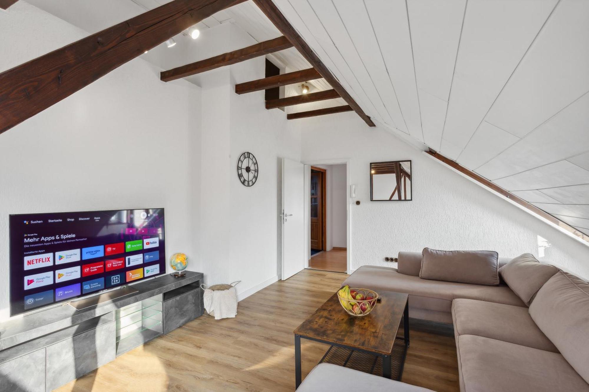 Stylish & Relaxing Penthouse ~ Workspace ~ Parking